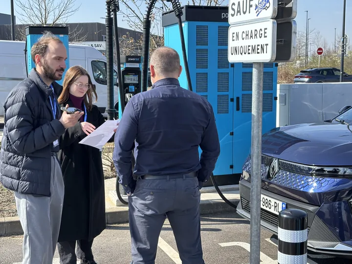 Interview utilisateur en station de recharge